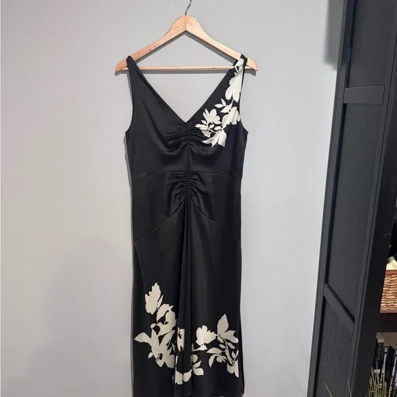 VINCE FLORAL RUCHED MIDI DRESS Size 6 - Picture 4 of 6